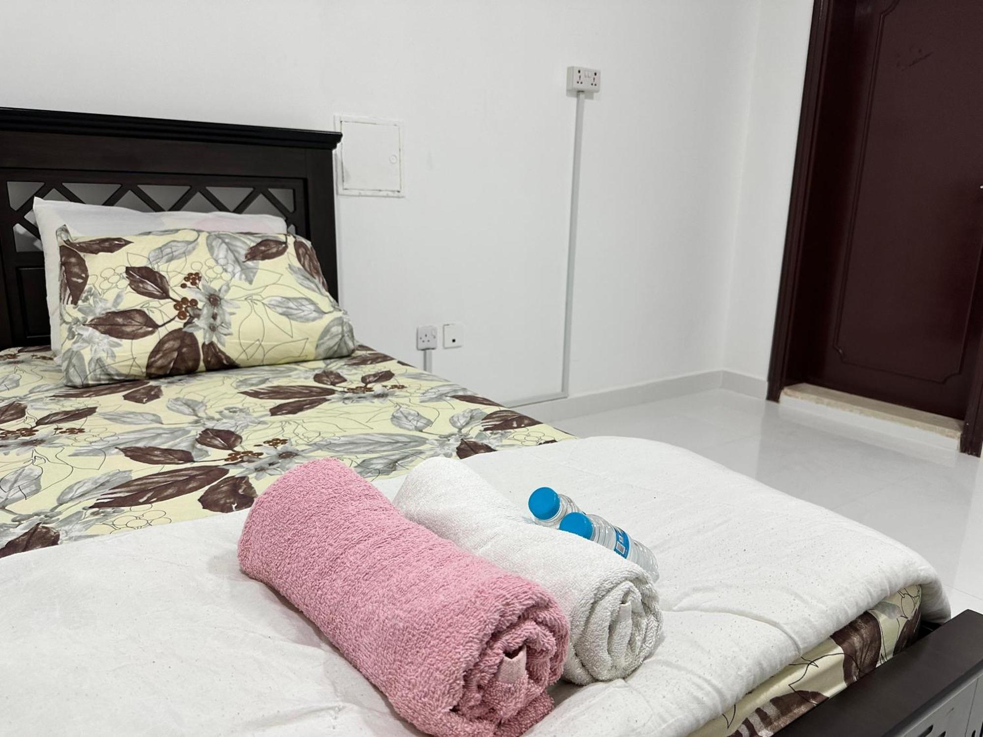 International Abu-Dhabi Hostel Villa Αμπού Ντάμπι Εξωτερικό φωτογραφία