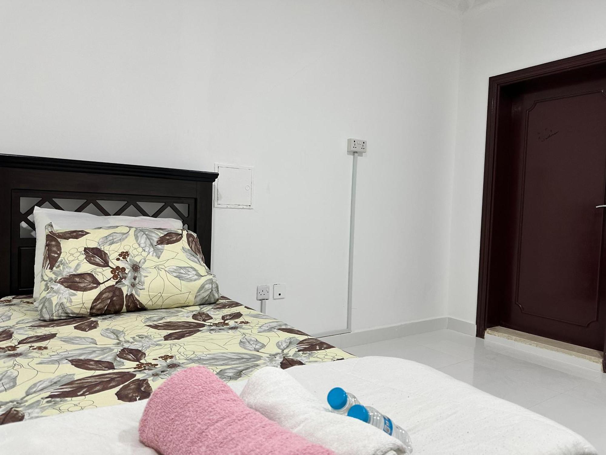 International Abu-Dhabi Hostel Villa Αμπού Ντάμπι Εξωτερικό φωτογραφία